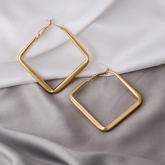 Matte Gold Square Hoop Earrings - Picture 7 of 7